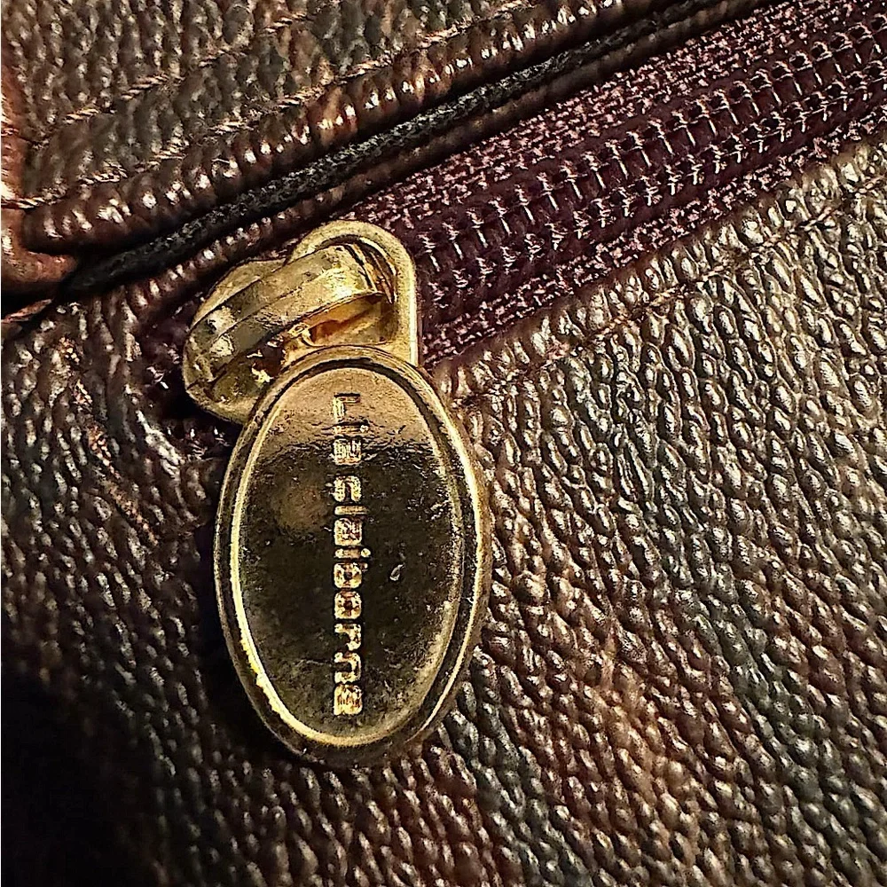 Liz Claiborne Elegant Brown Leather Bag 11x7in